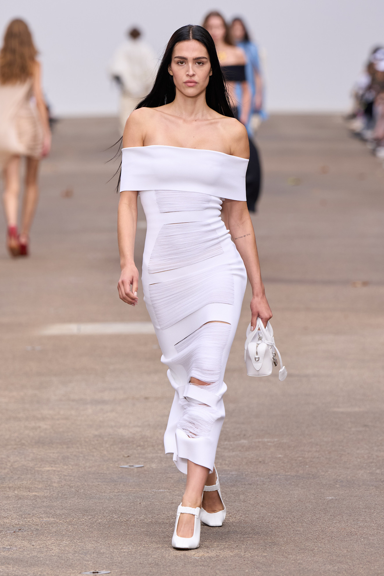 Stella Mccartney فستان أبيض أنيق من