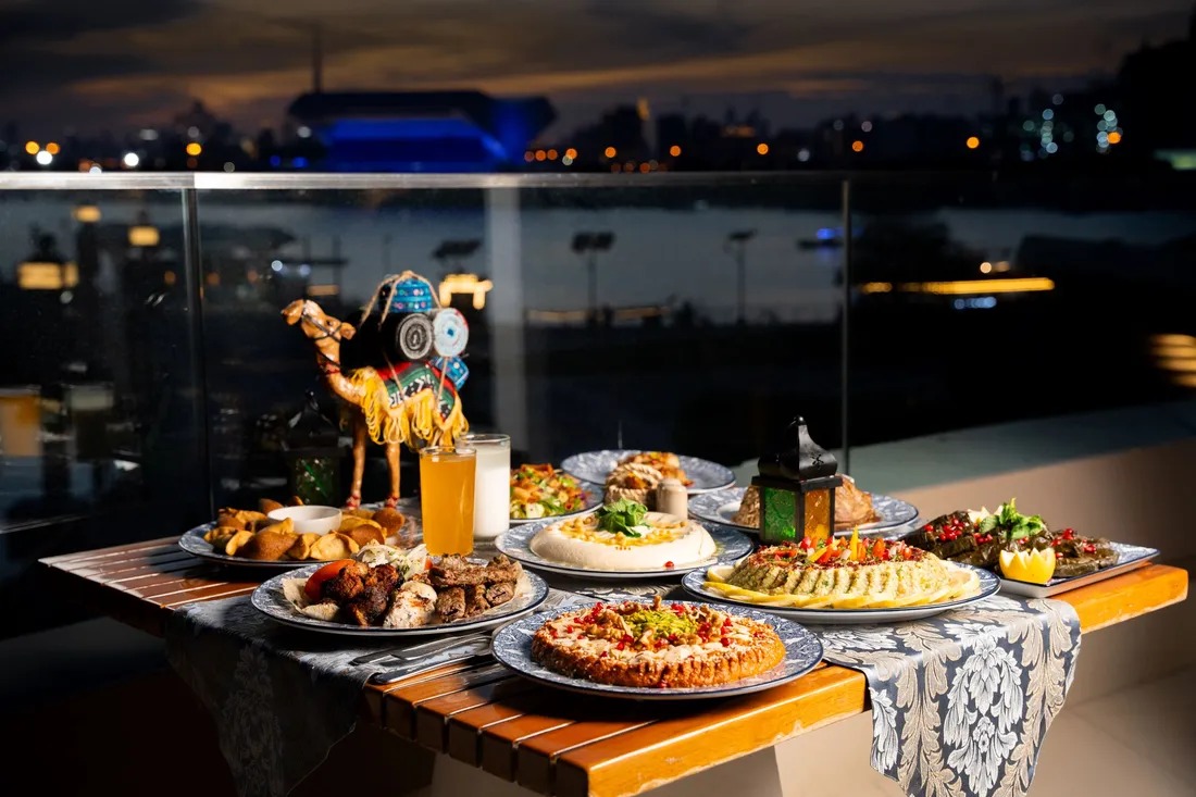 وإليكِ بعض الأفكار لتزيين حديقتك في رمضان وخلق أجواء ساحرة: