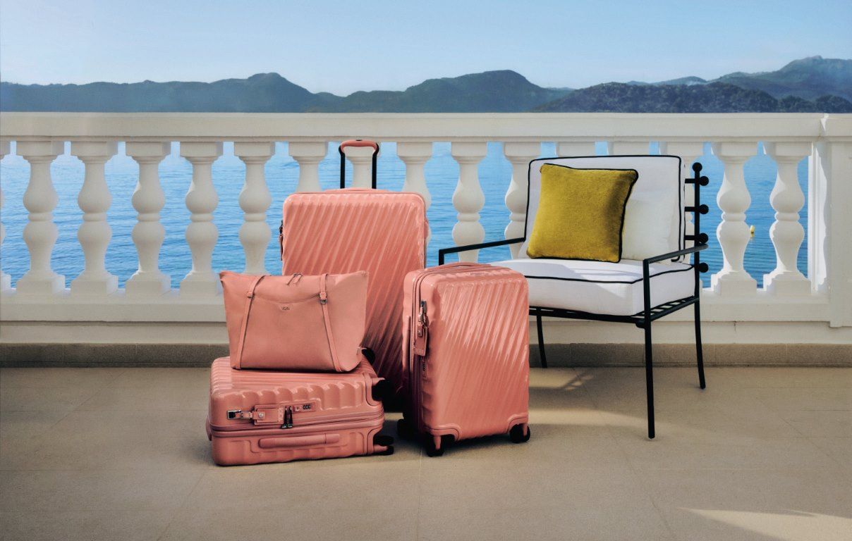 TUMI  العالمية تكشف عن حملتها الموسمية ومجموعتها لربيع 2026