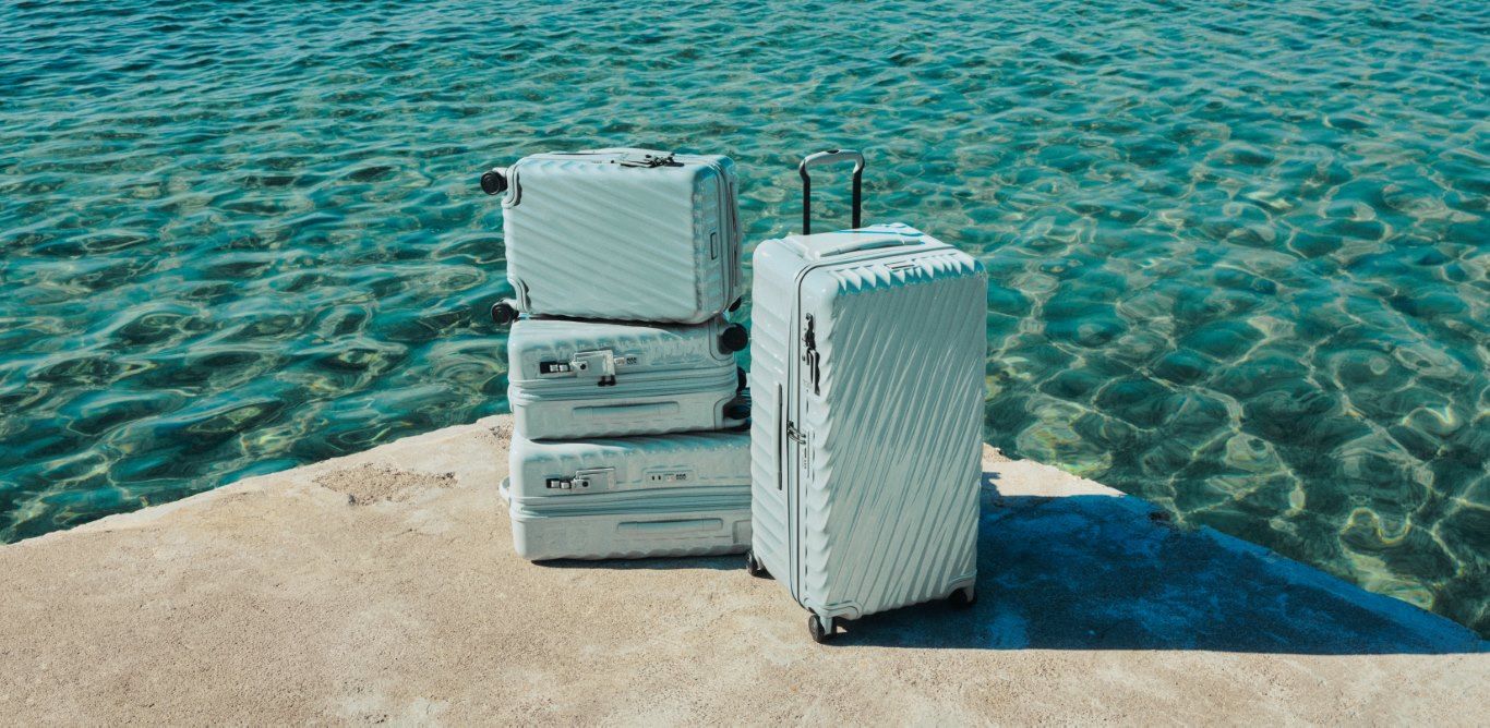 TUMI  العالمية تكشف عن حملتها الموسمية ومجموعتها لربيع 2026