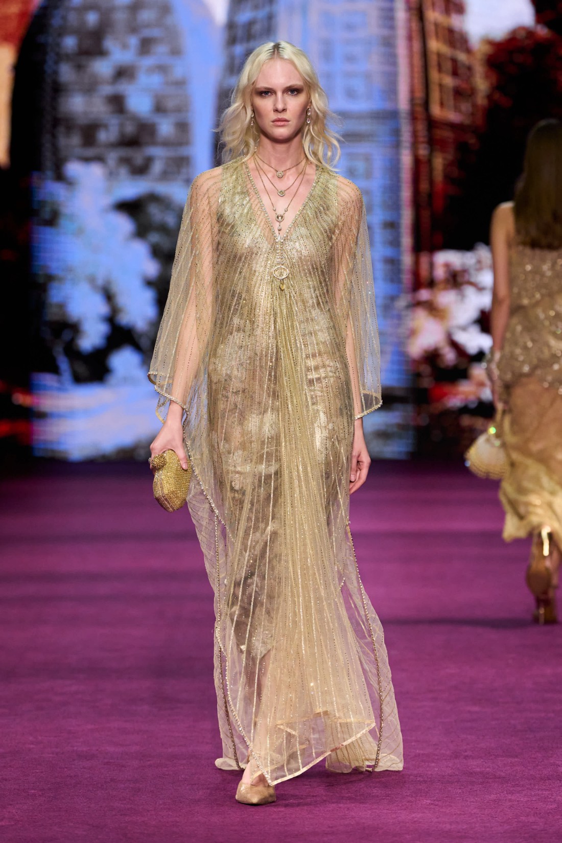 من عرض علامة ‏"‏TARUN TAHILIANI‏"‏