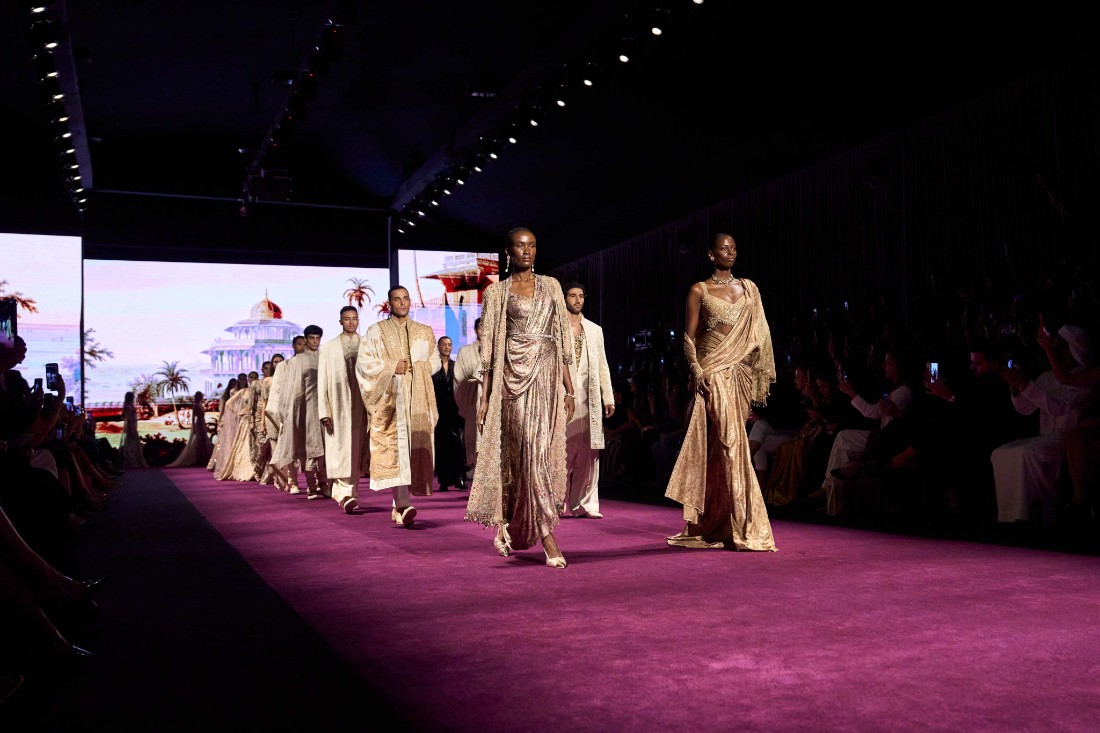 من عرض علامة ‏"‏TARUN TAHILIANI‏"‏
