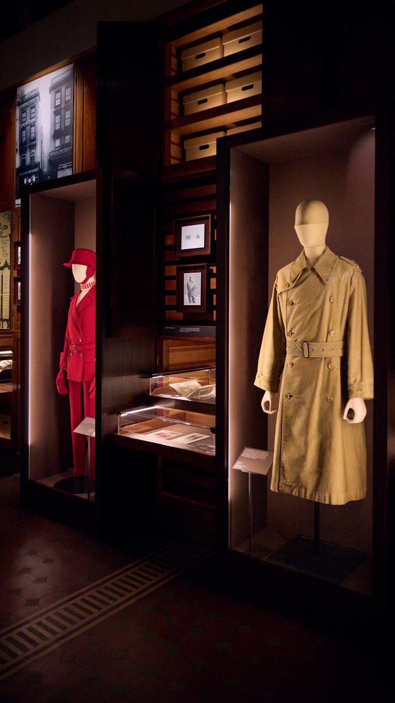 BURBERRY ومتحف فيكتوريا وألبرت يطلقان معرضاً فنياً احتفاءً بالتاريخ العريق لمعطف Burberry