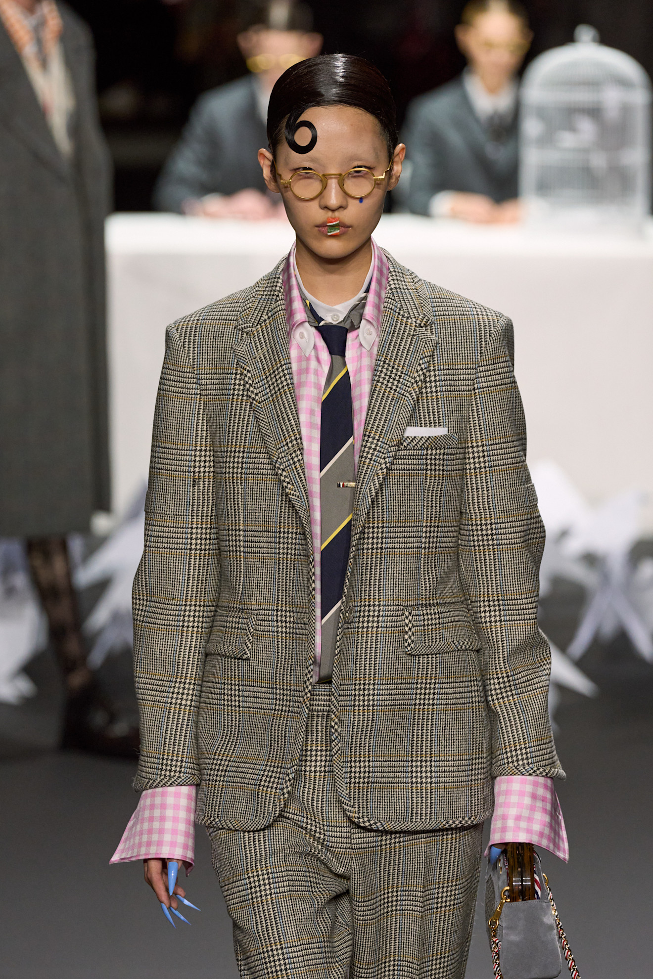 ربطة العنق المخططة منThom Browne