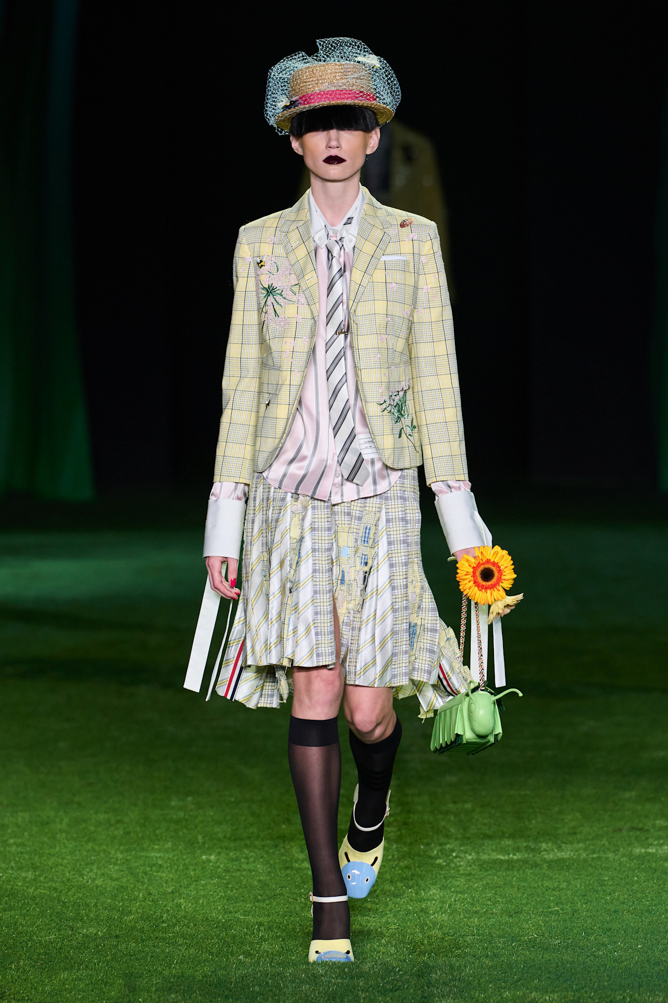 من مجموعة Thom Browne ربيع و صيف 2027 للملابس الجاهزة