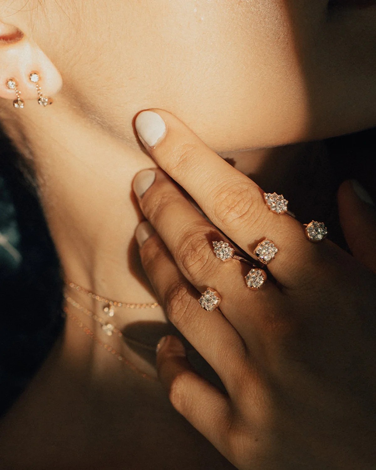 Throne Ring من  Carbon and Hyde