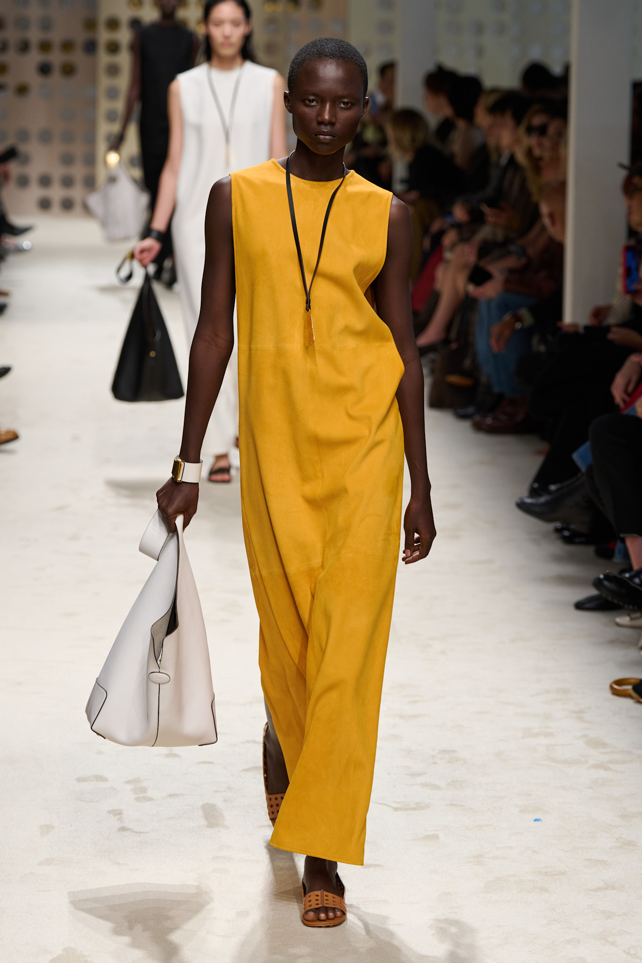 مجموعة Tod's ربيع وصيف 2026 للملابس الجاهزة