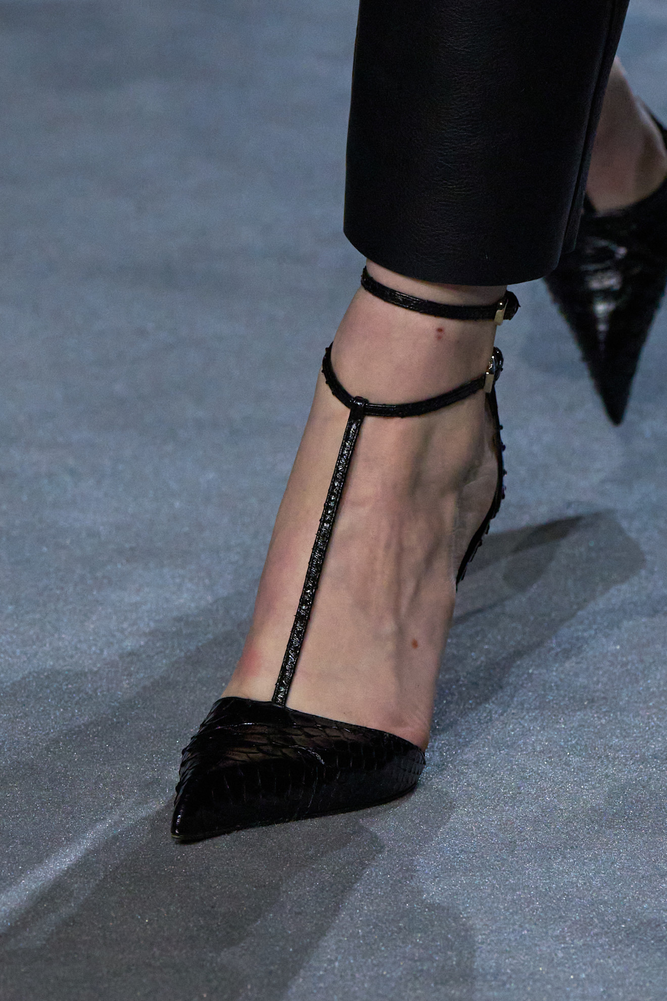 Tom Ford الأحذية الكلاسيكية الرسمية مزيج مثالي من الأناقة من