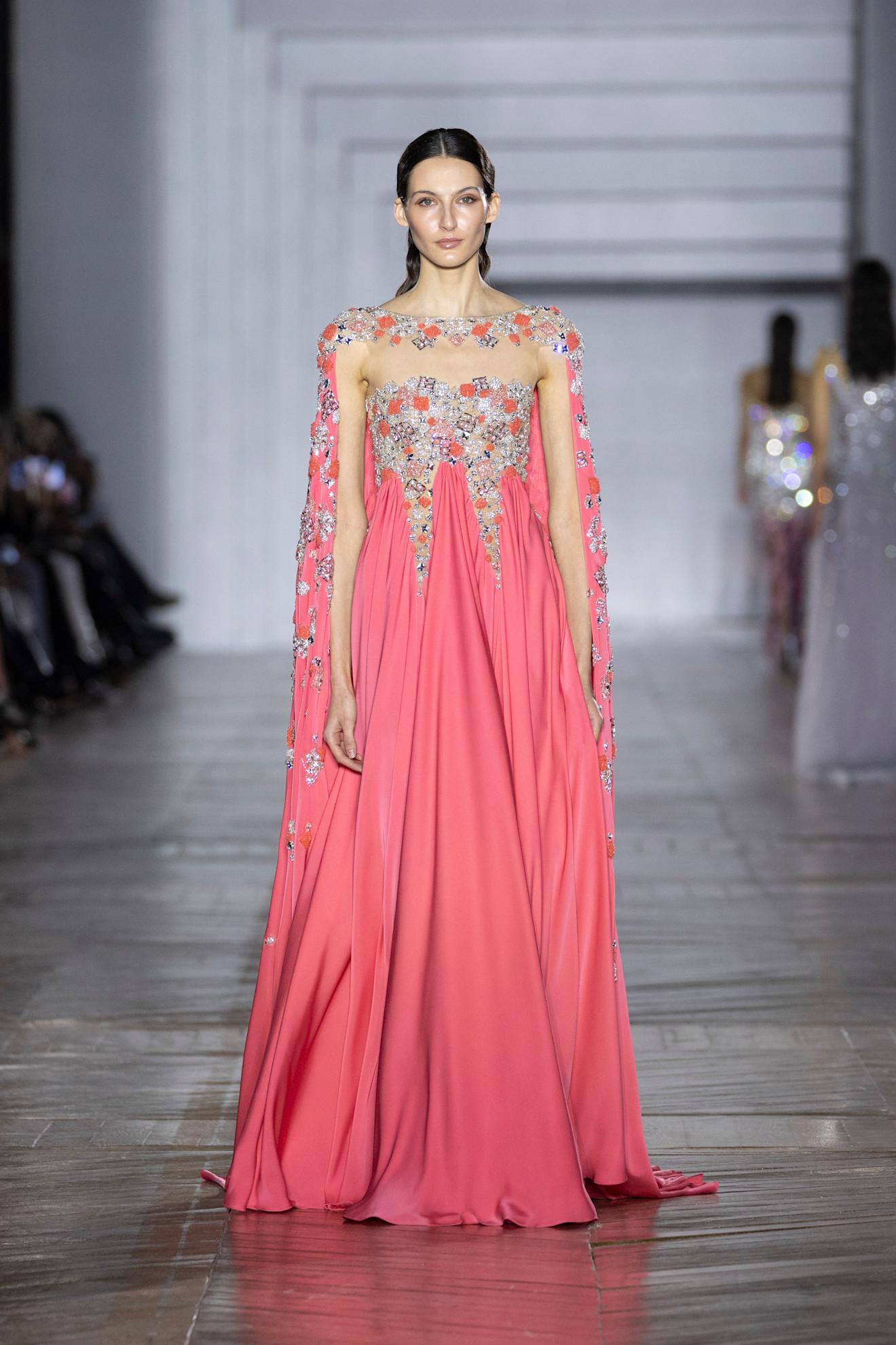 فساتين الكوراي مع الكريستال