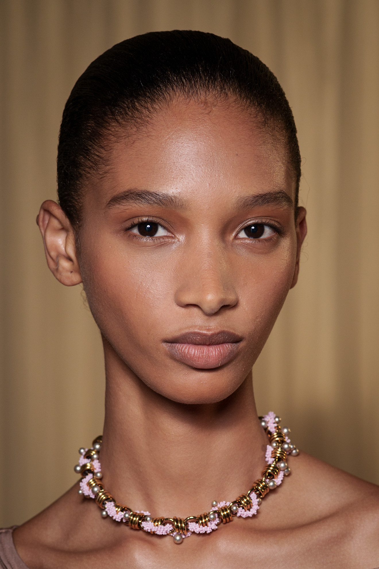 ماسكات للعناية ببشرة عينيك