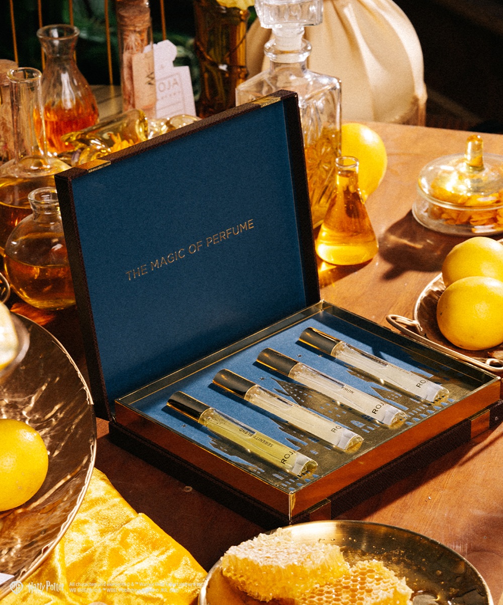 انطلاقًا من روح الفخامة البريطانية الأصيلة، تُطل "روجا لندن" بإصدارين محدودين مستوحَيَيْن من عالم هاري بوتر، بالتعاون مع وارنر براذرز ديسكفري جلوبال كونسيومر برودكتس.