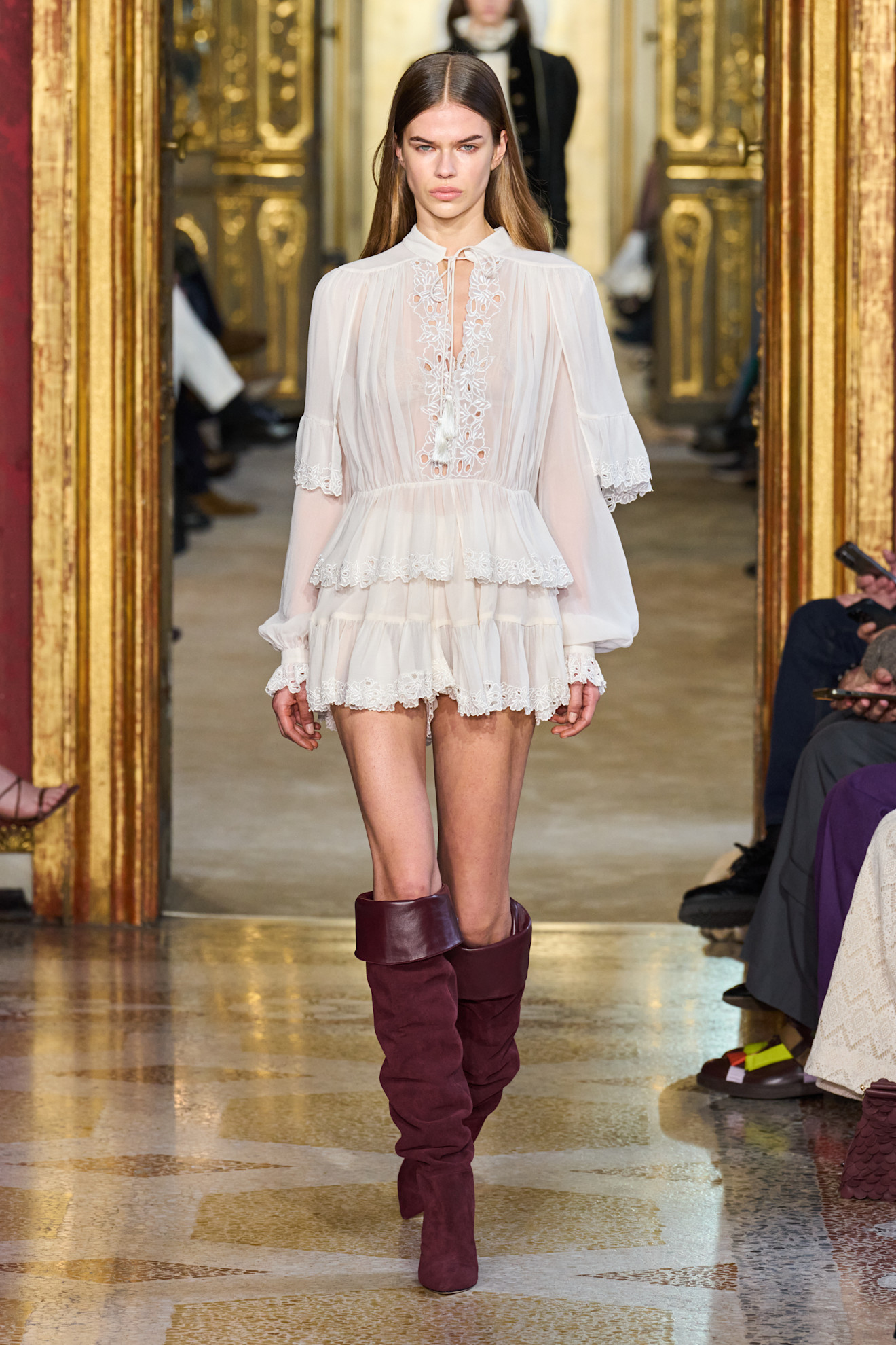 اللّون الأبيض العاجي لعام 2026 