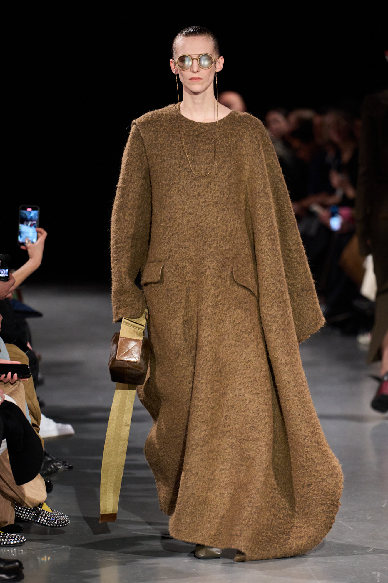 فساتين شتوية دافئة من Uma Wang