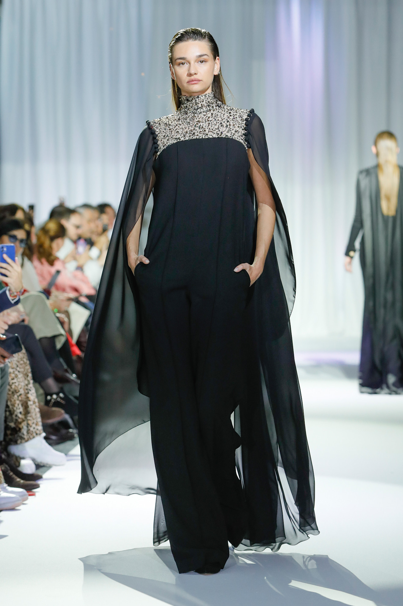 جمبسوت مميز للحفلات والسهرات من Urquizar 