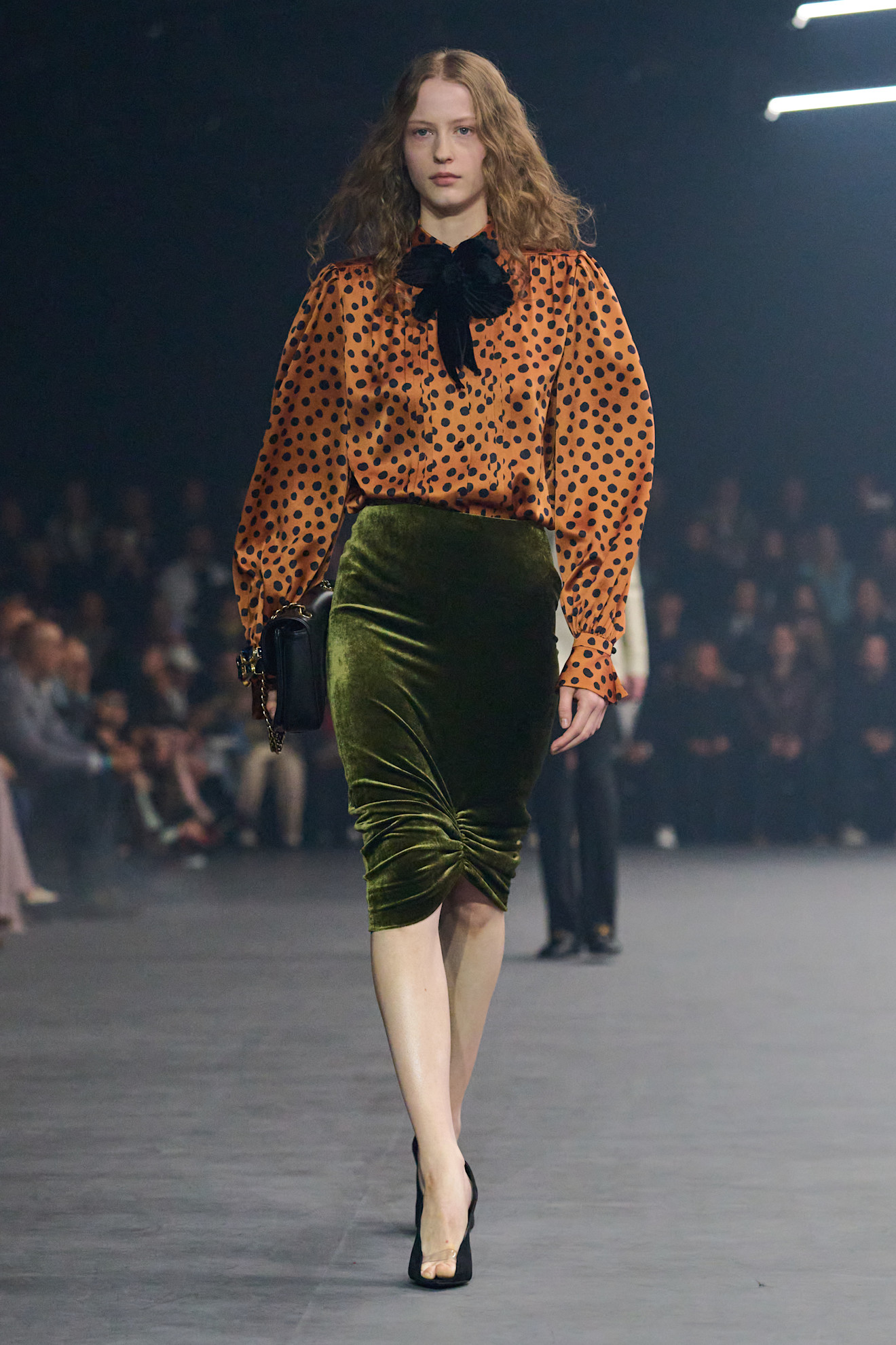 Valentino القميص من القطع الأساسية في تطبيق قاععدة 3-3-3