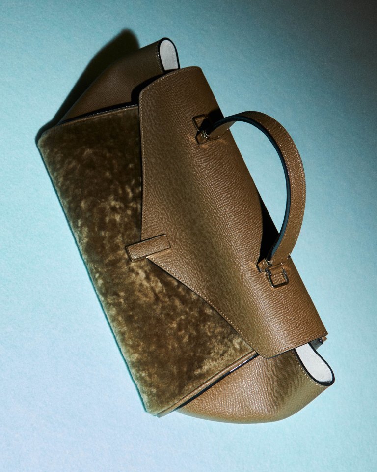 فاليكسترا تقدم إيفولفنج آركيتكتشر