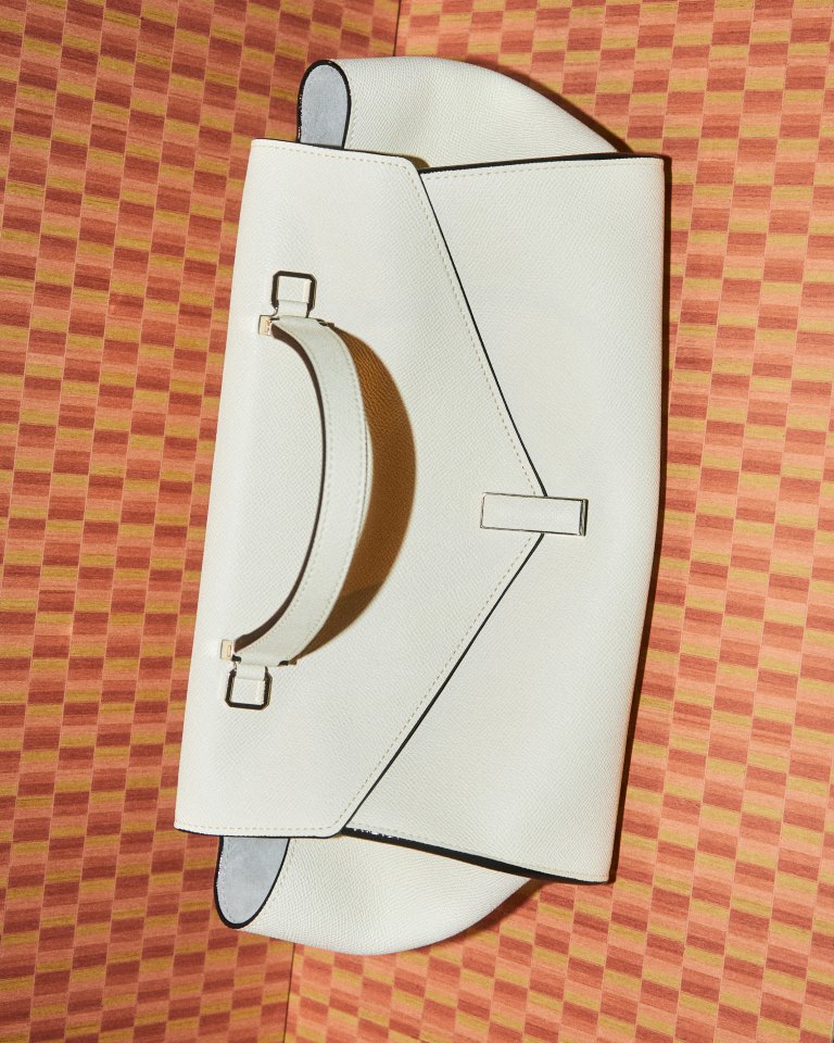 فاليكسترا تقدم إيفولفنج آركيتكتشر