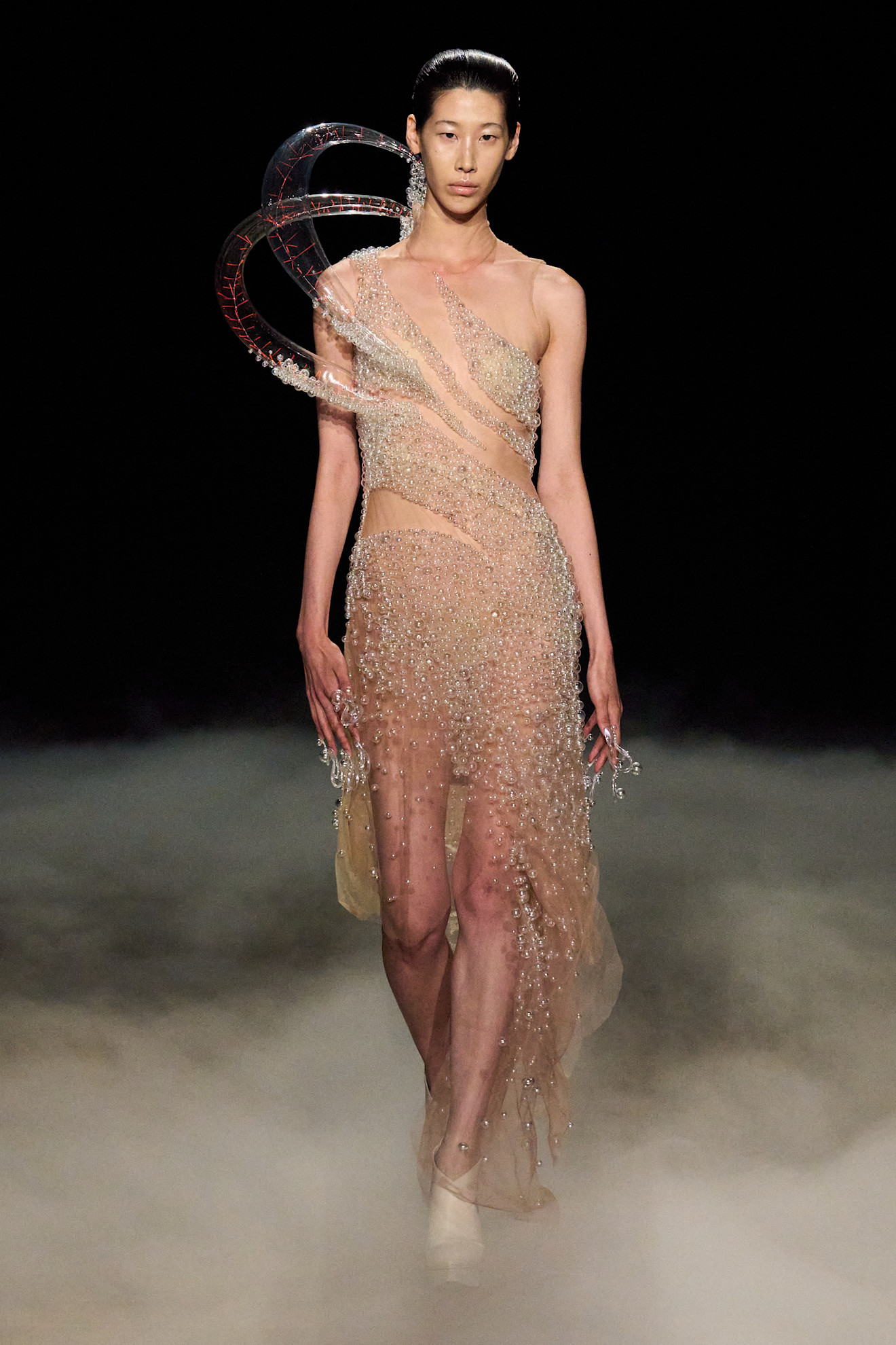 مجموعة ‏Iris Van Herpen‏ الكوتور لخريف وشتاء 2027