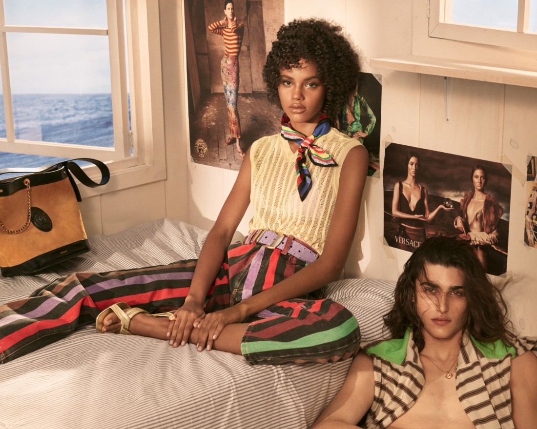 حملة ‏La Vacanza 2026‎‏ لدار Versace‏ ‏