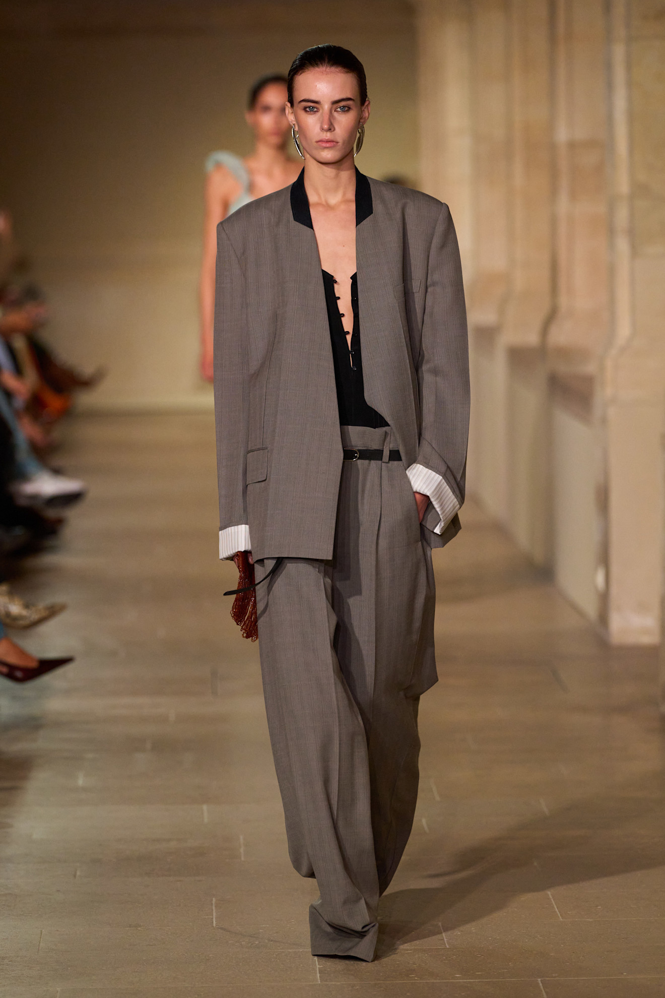 Victoria Beckham أناقة ملابس العمل من