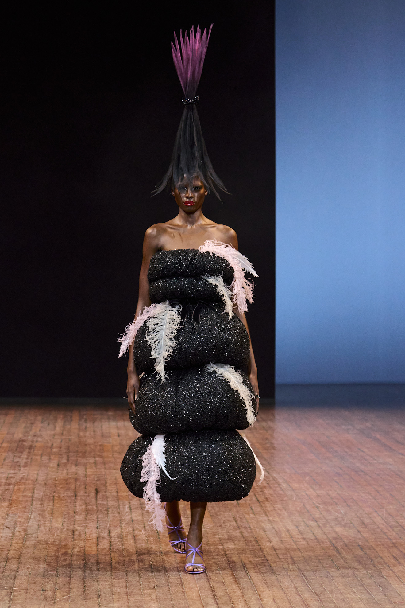 مجموعة Viktor & Rolf الراقية لخريف وشتاء 2025-2026