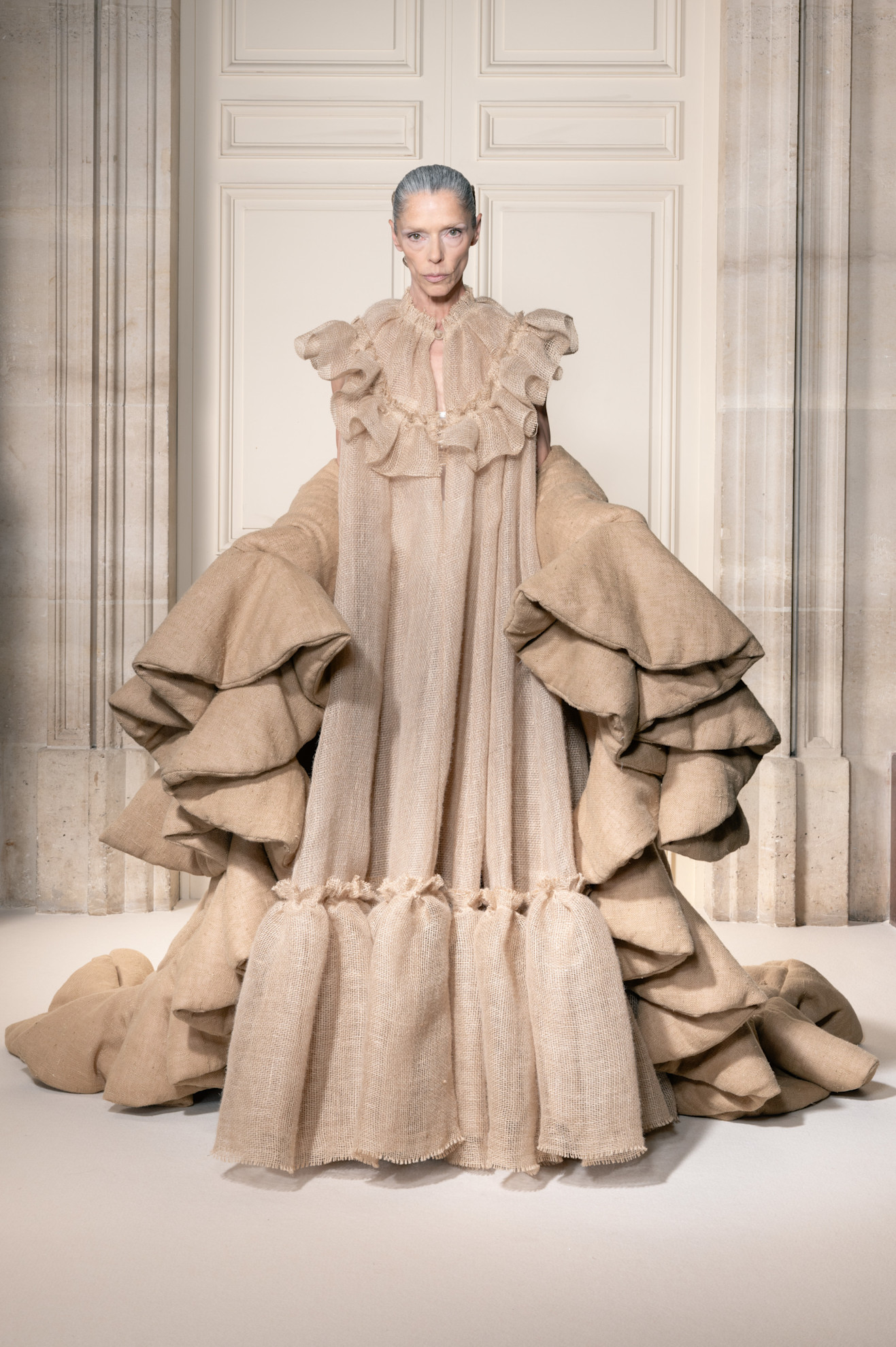 مجموعة Viktor&Rolf الراقية لخريف وشتاء 2027-2026