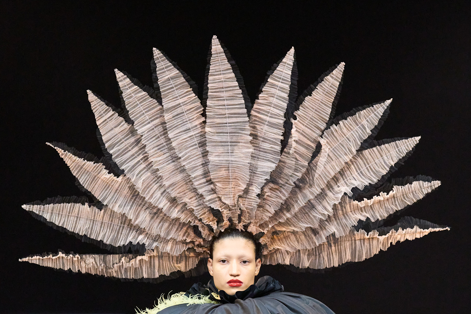 مجموعة Viktor & Rolf الراقية لخريف وشتاء 2025-2026