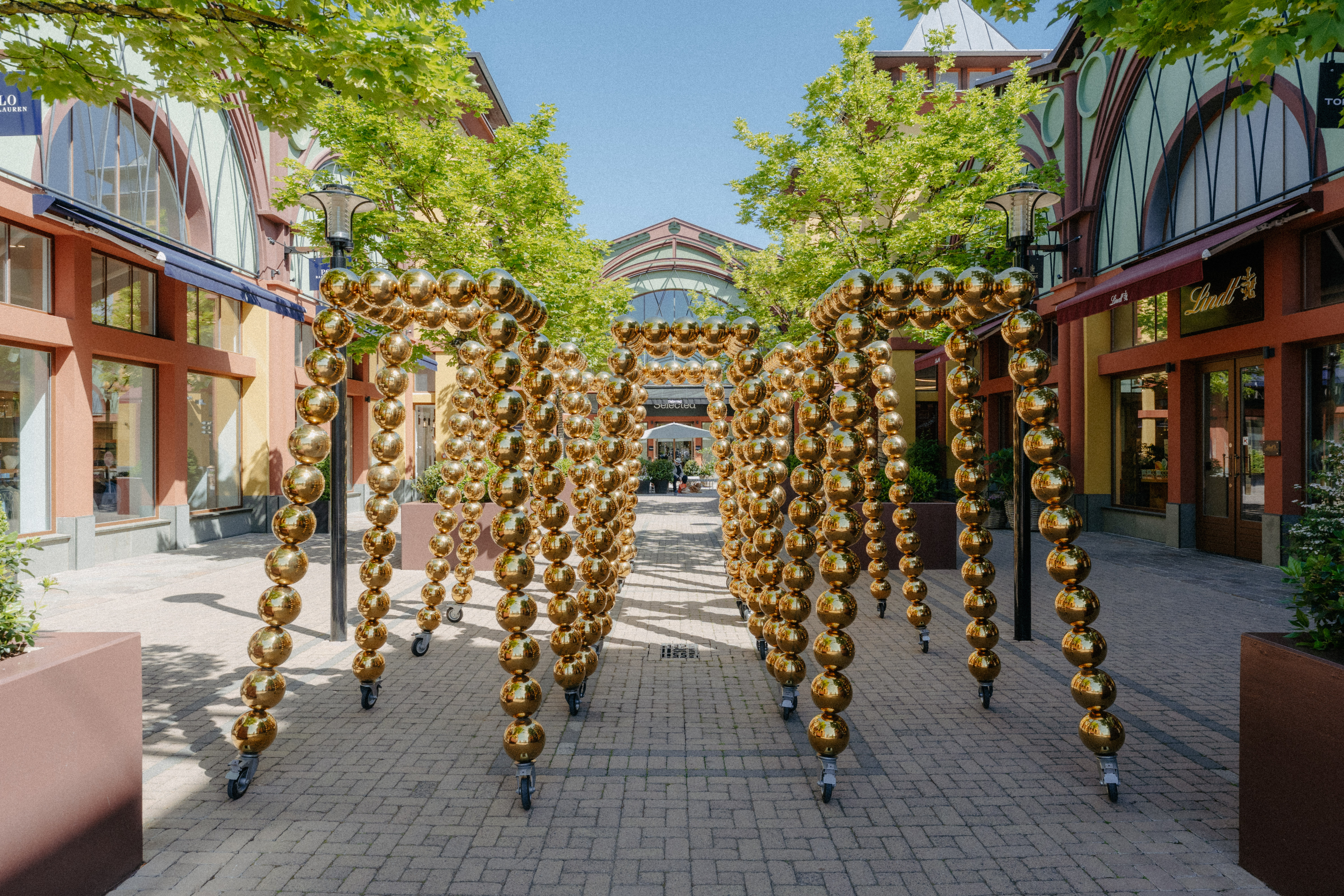 ‏"فيرتهايم فيلج" ‏‎Wertheim Village‎‏