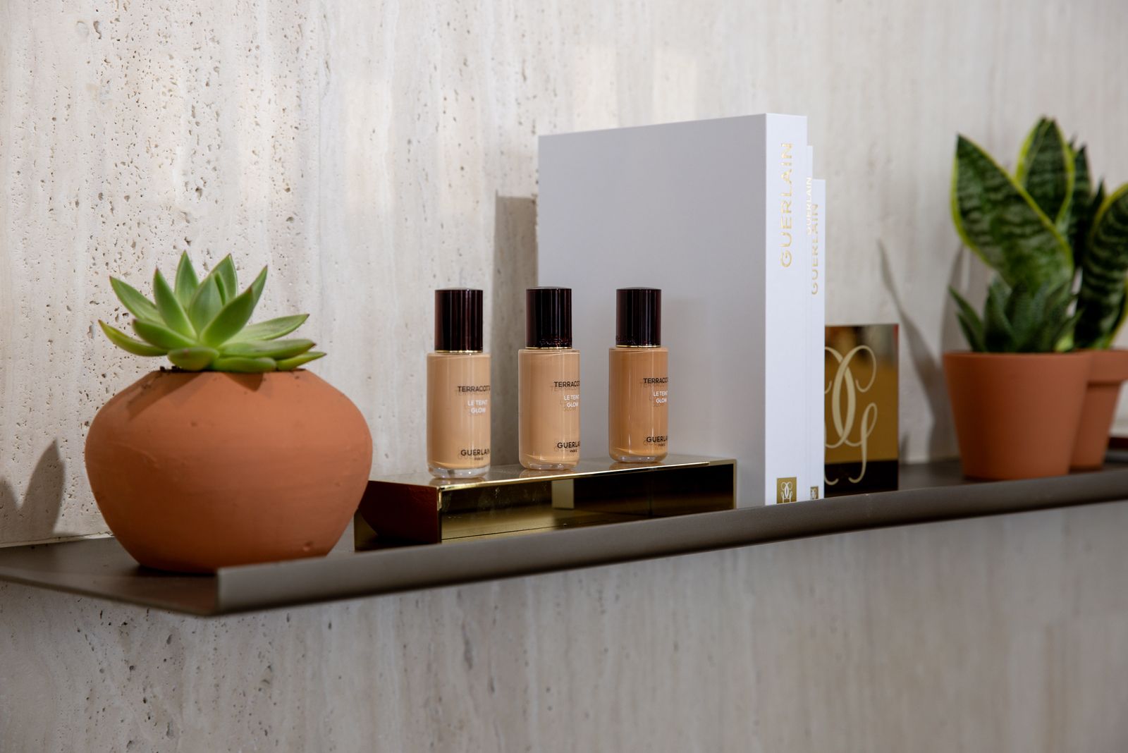 جيرلان (GUERLAIN) نظمت أول ماستر كلاس للمكياج في الشرق الأوسط بإشراف هنداش (HINDASH)، سفير المكياج الإقليمي لدى الدار