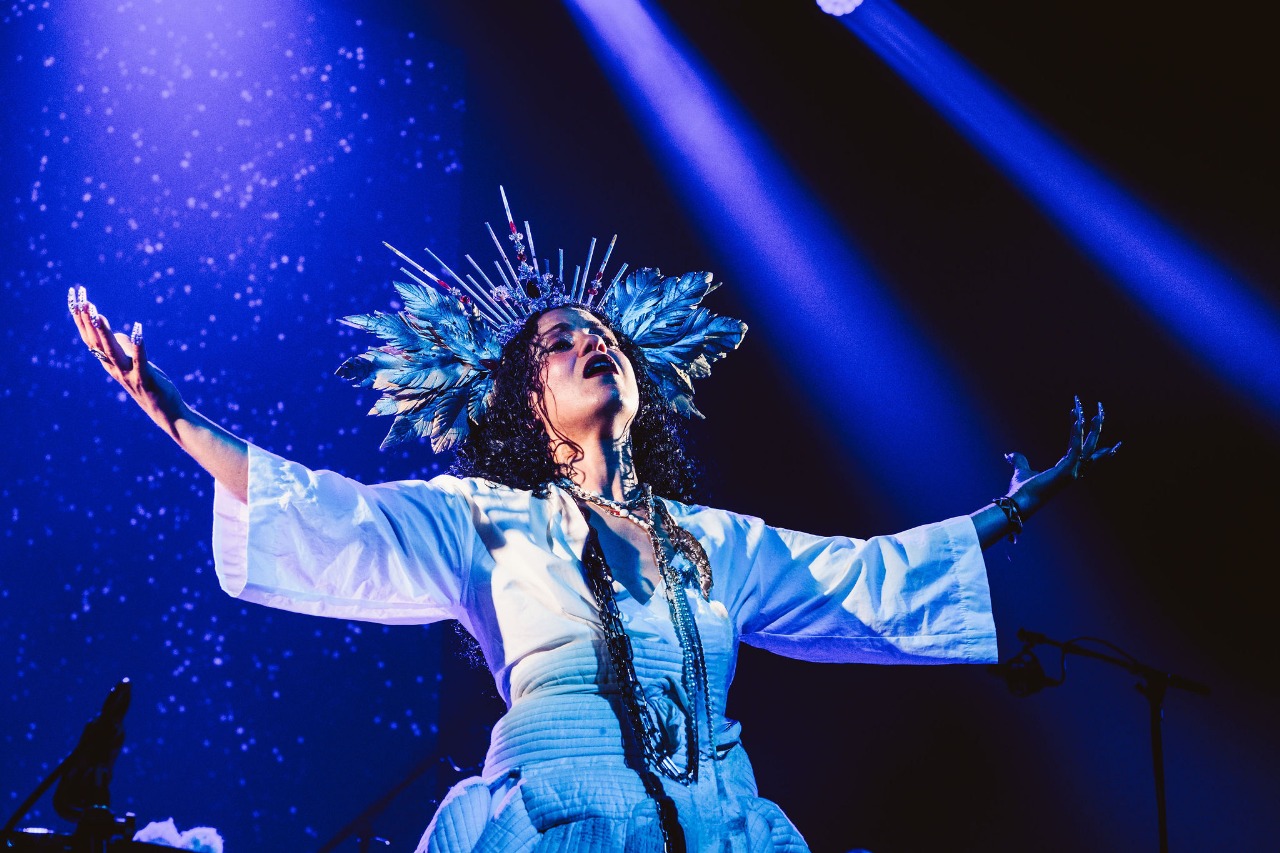  مهرجان تنوير مساحة تتجاوز الفن 