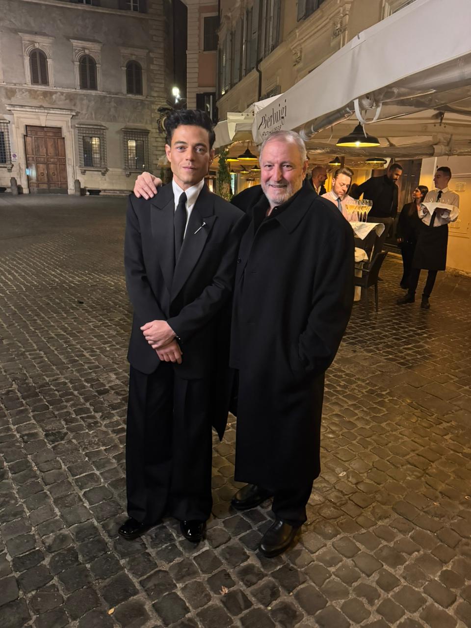 صور وفيديو.. محاور المشاهير مع النجوم مونيكا بيلوتشي وتارا عماد ورامي مالك في معرض كارتييه في روما