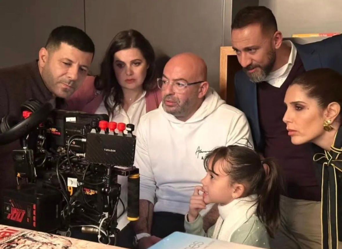 إياد نصار مع أبطال مسلسل "صلة رحم"