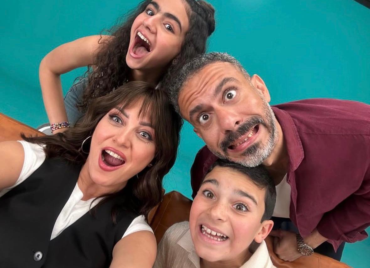 ريهام عبد الغفور مع فريق عمل مسلسل "كتالوج"