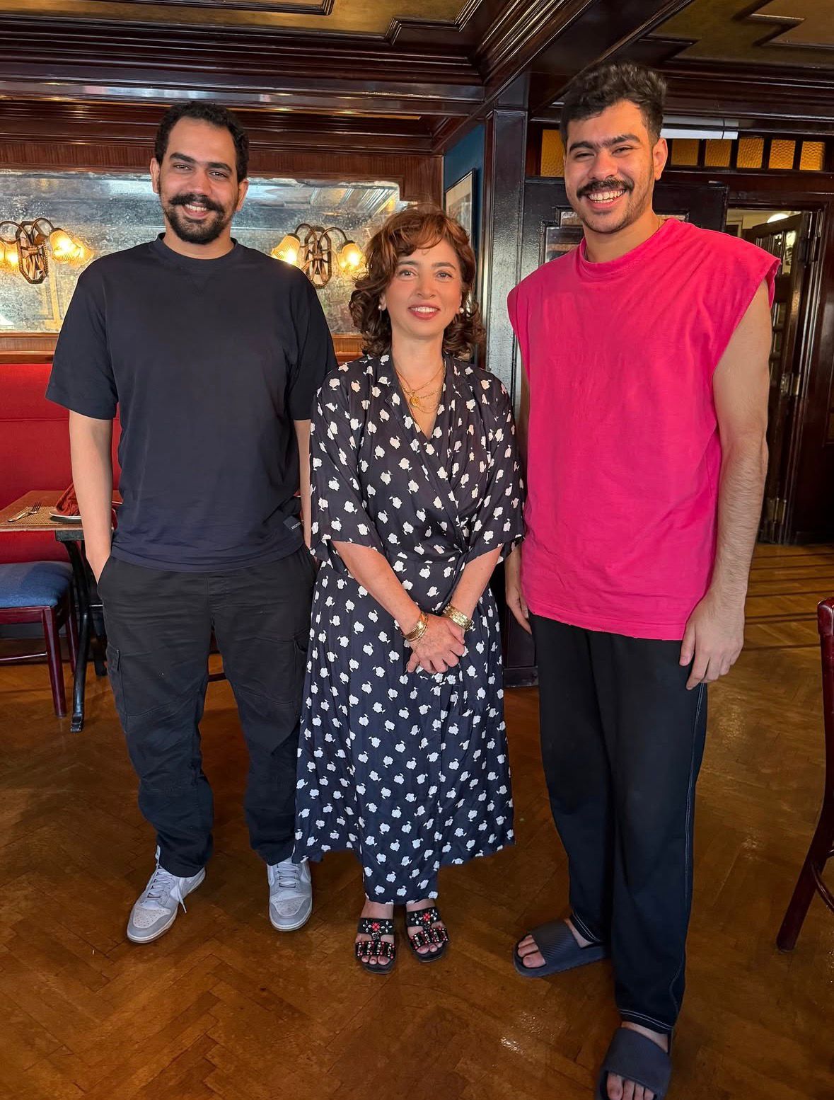 أحمد رمزي مع مخرجة مسلسله "فخر الدلتا" ساندرا نشأت