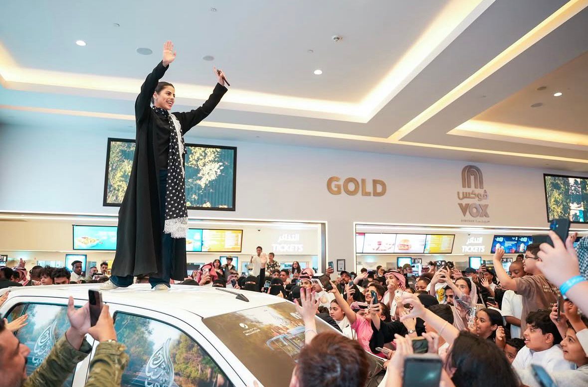 طرفة الشريف وسط جمهور شباب البومب 3