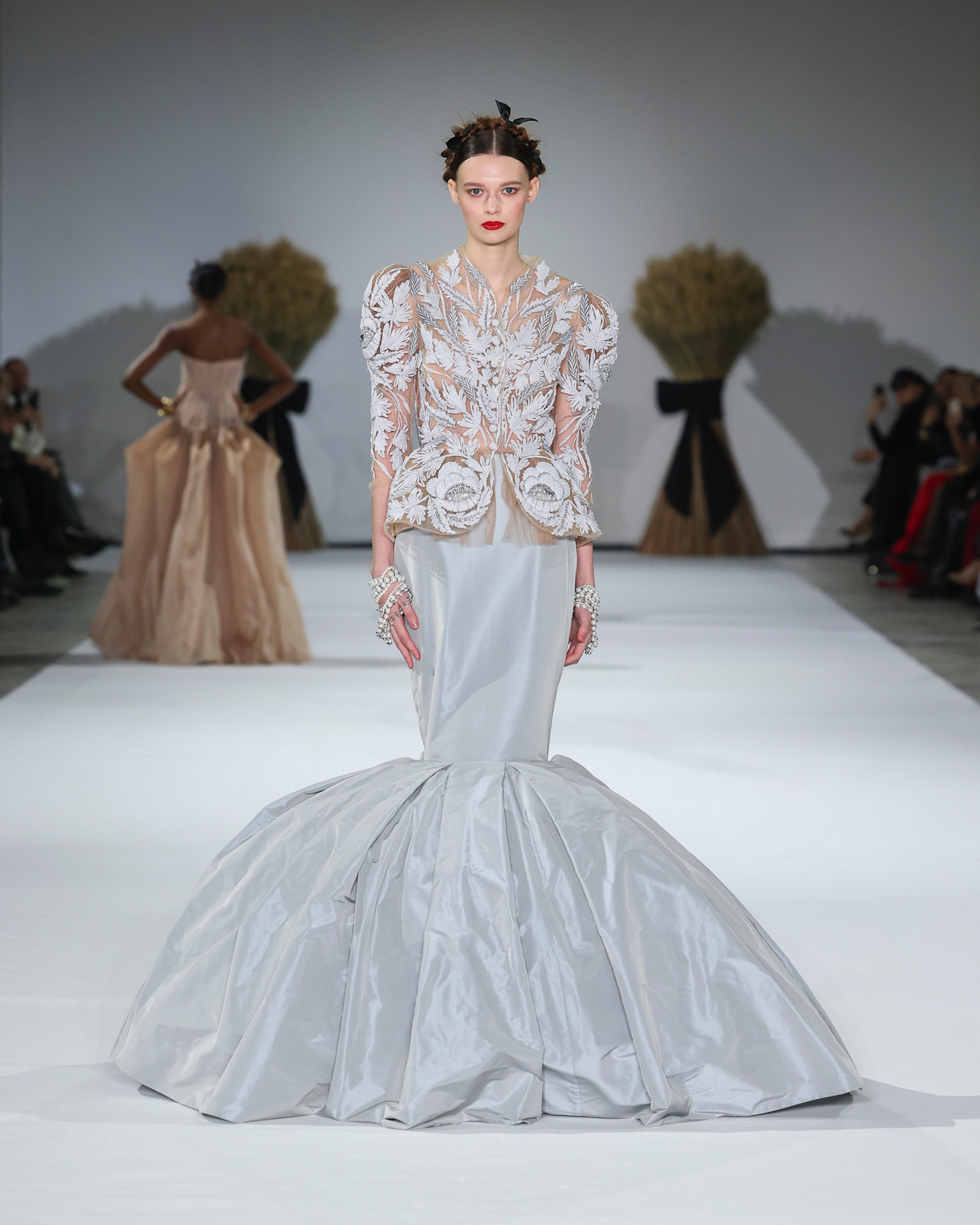 مجموعة Yanina للأزياء الراقية لربيع وصيف 2026