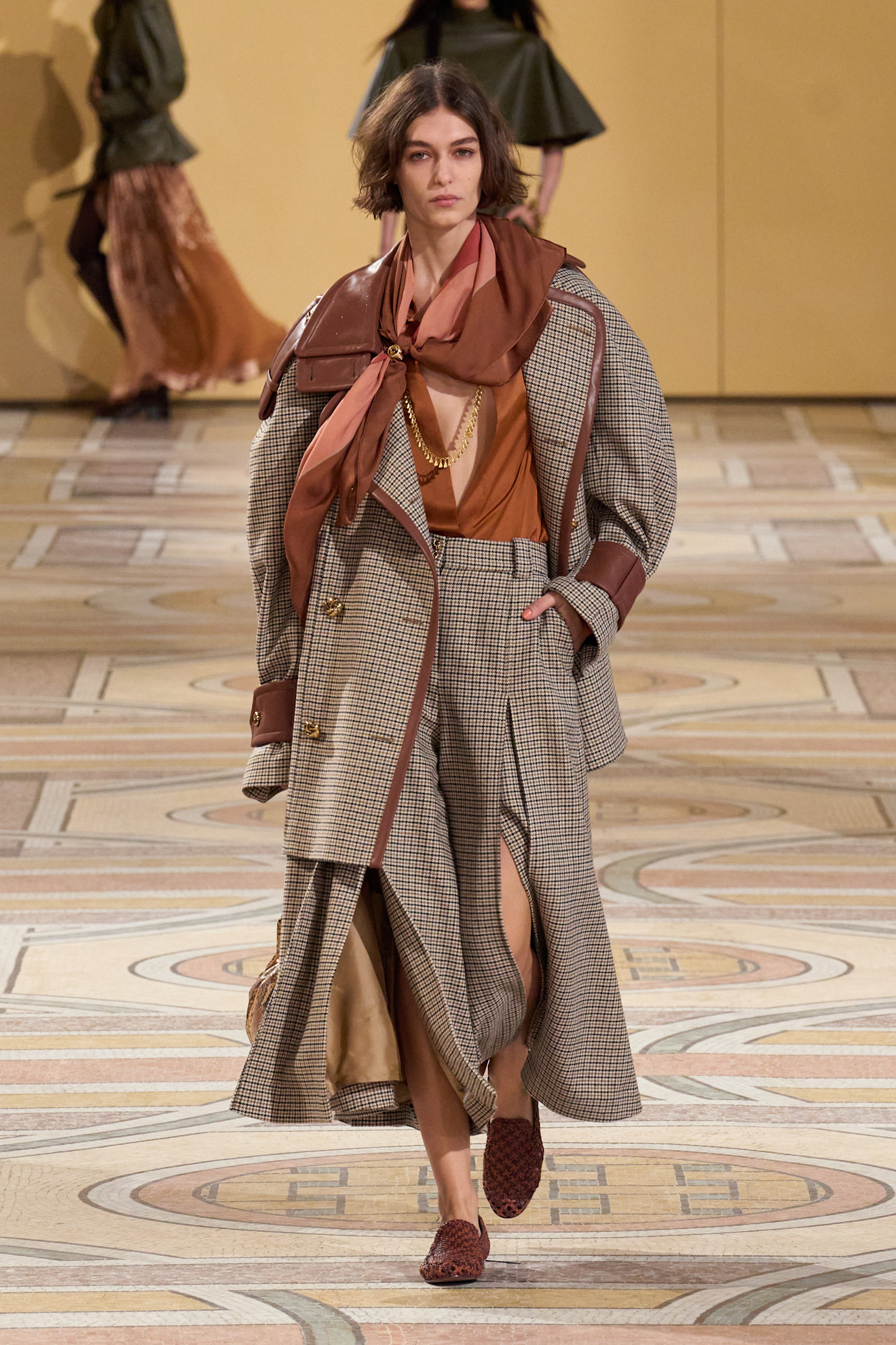 Zimmermann صيحة المربعات بإطلالة كلاسيكية من