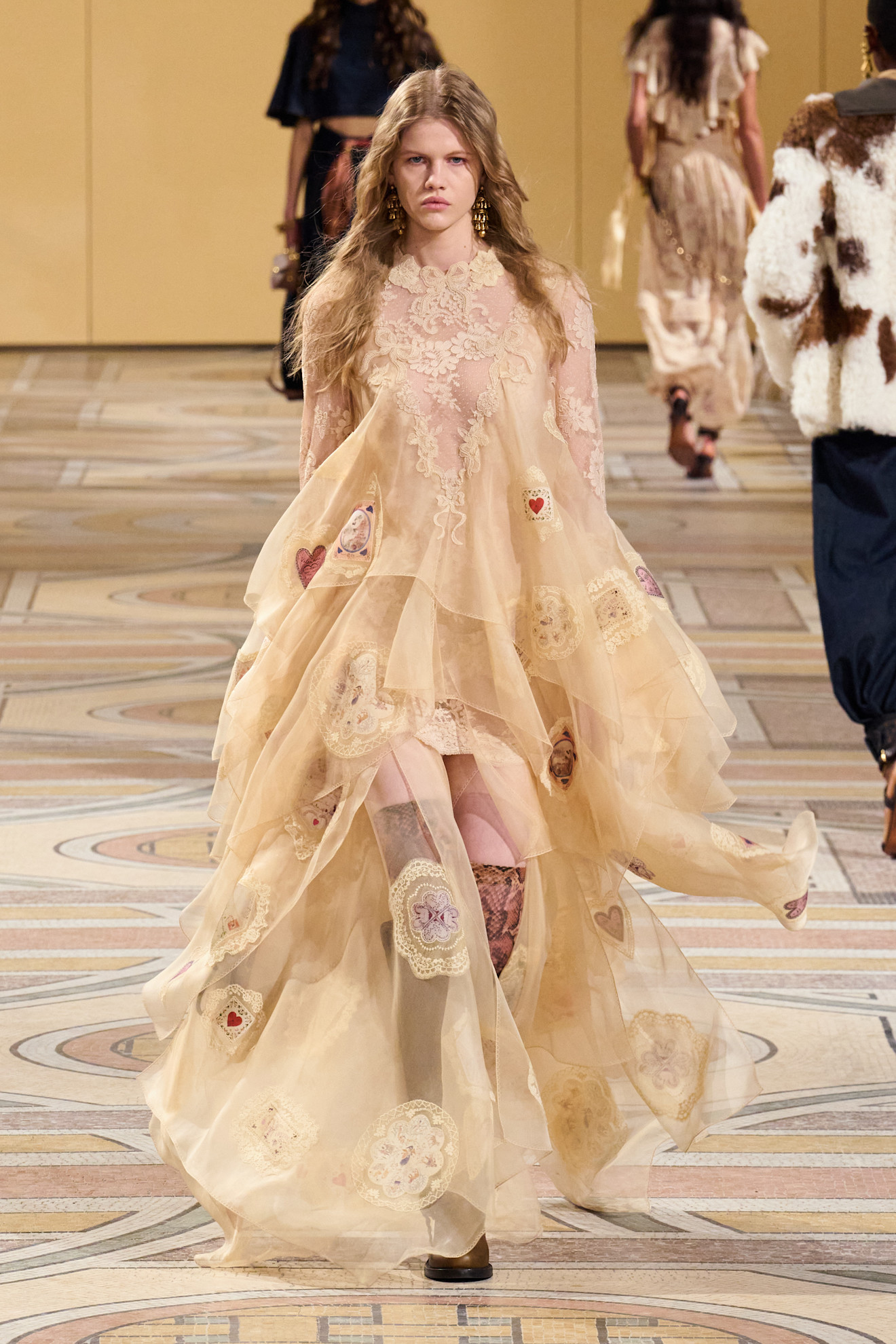 من مجموعة "زيميرمان" Zimermann لخريف وشتاء 2025