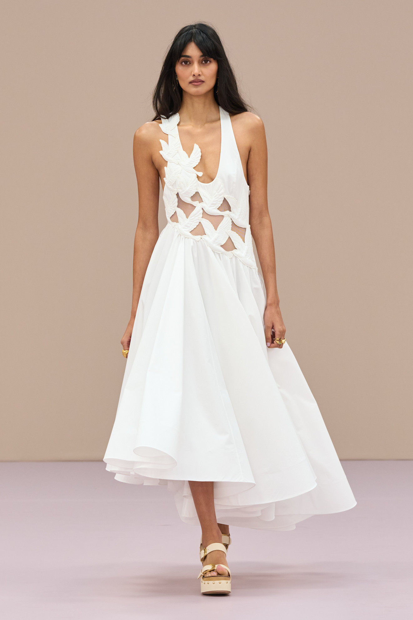 صيحة الفساتين لربيع وصيف 2026