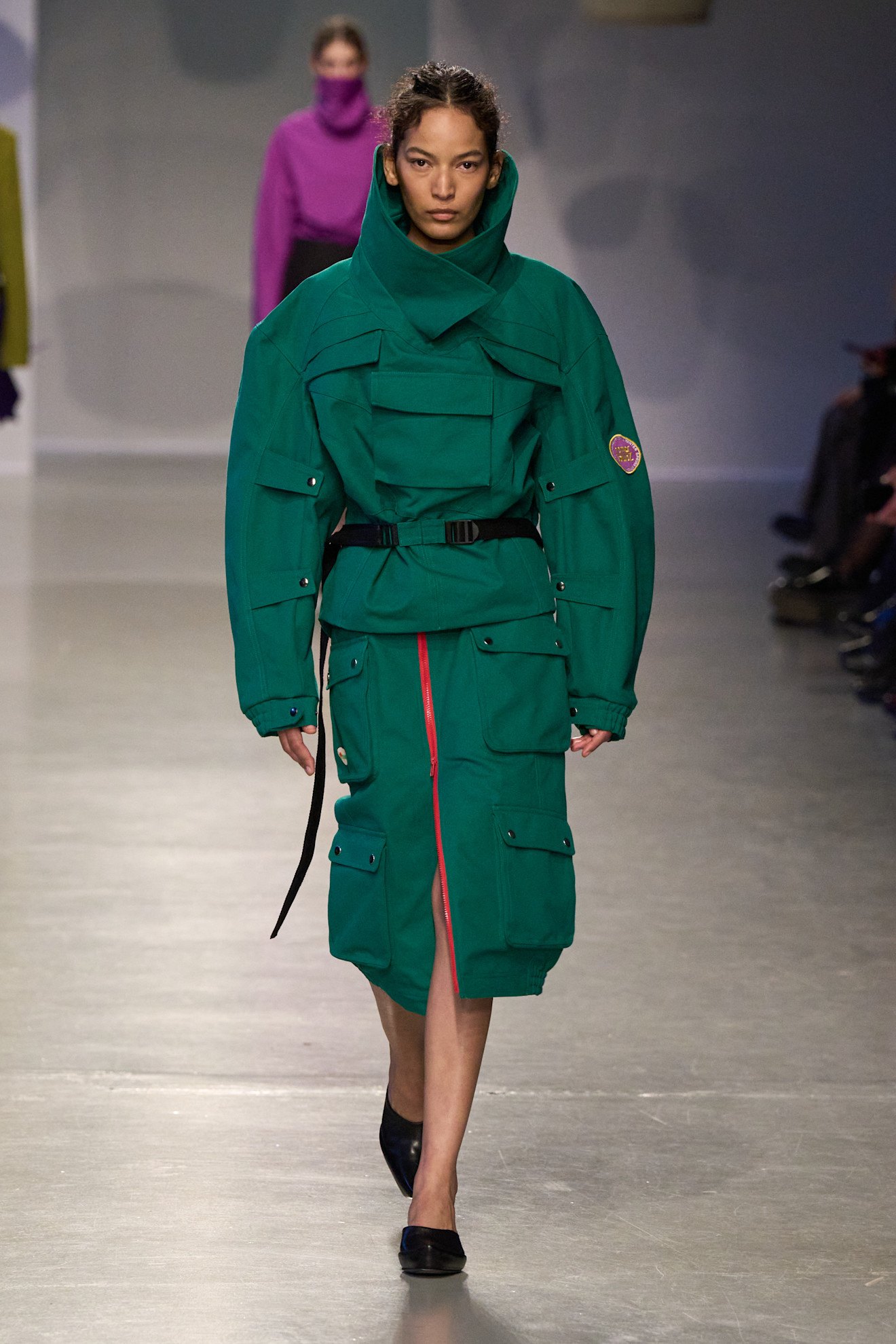 Zomer الأخضر بدرجة راقية في تنسيقات شتاء 2026