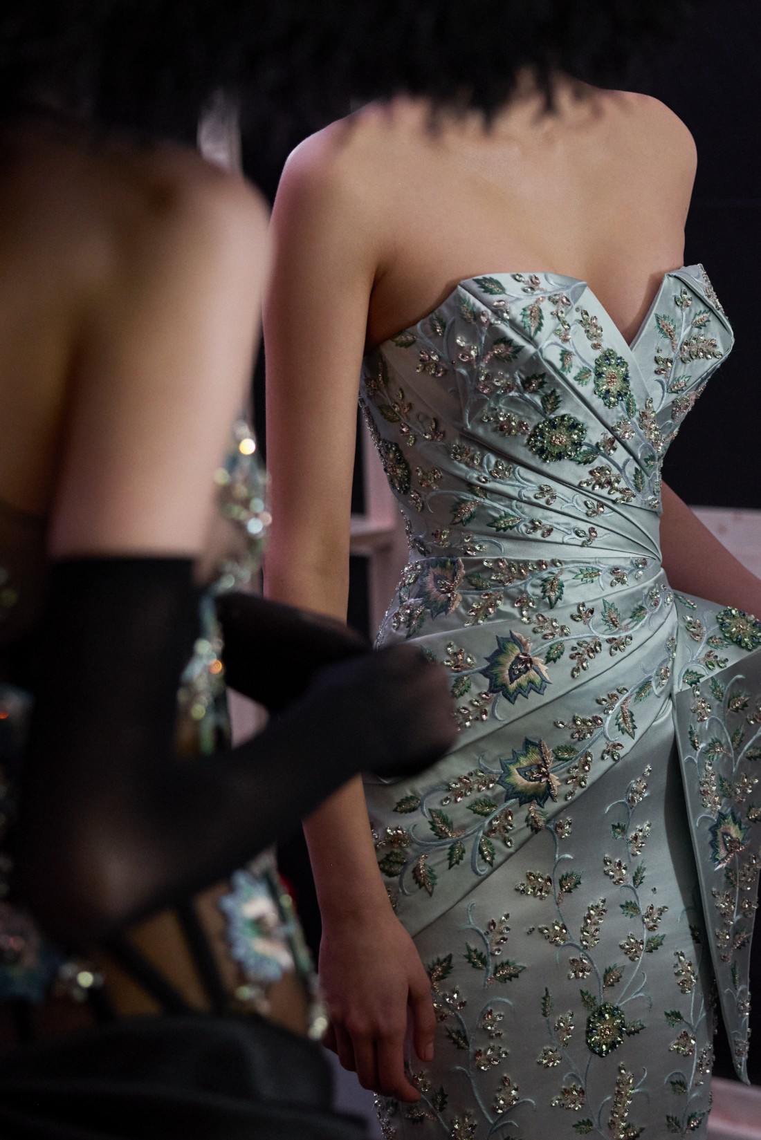 من كواليس مجموعة تمارا رالف للأزياء الراقية لربيع وصيف 2026