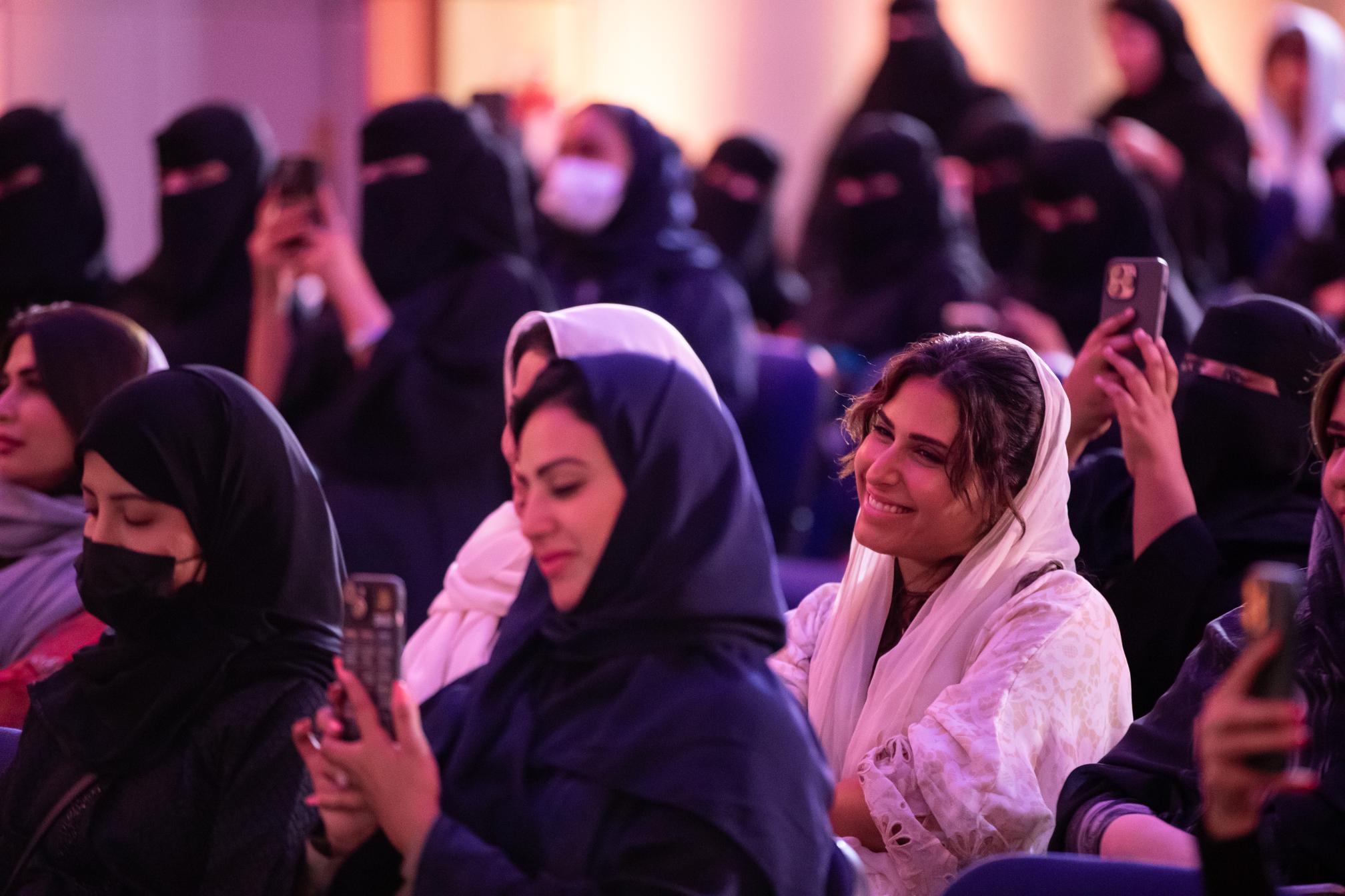 تعاون يجمع بين كيراستاس وجمعية النهضة في مبادرة عالمية "POWER TALKS" السعودية