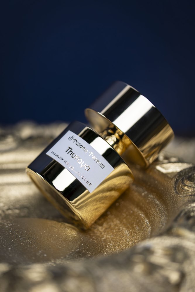 عطر "ثريا" يُجسّد الأناقة والغموض الهادئ