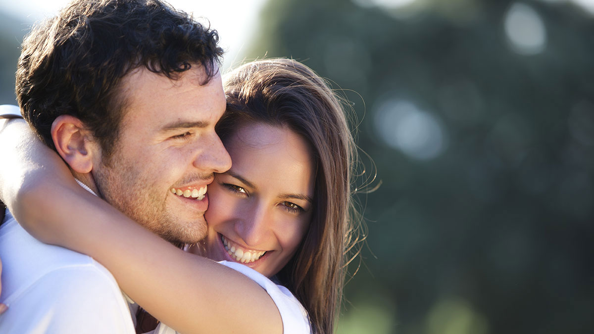 كيف تجعلين رجل الجدي يقع في حبك ويعشقك؟