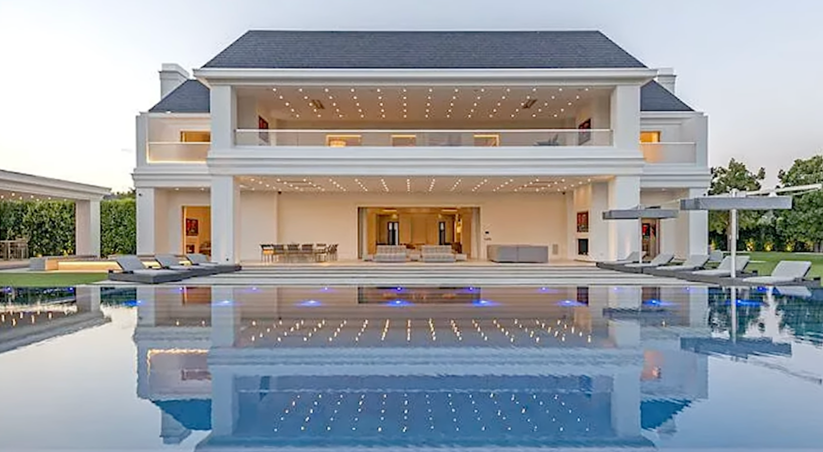 تم شراء القصر في مايو 2023 بمبلغ 60.8 مليون دولار