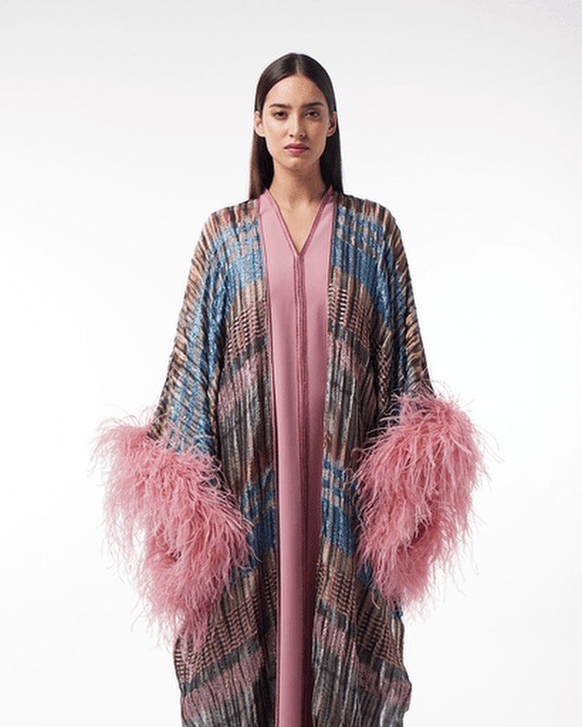 beyond.labelالأكمام تفصيل مميز من تصميم