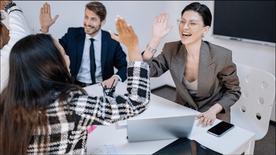 مهارات التواصل وأثرها الفعال في تطوير الذات والنجاح