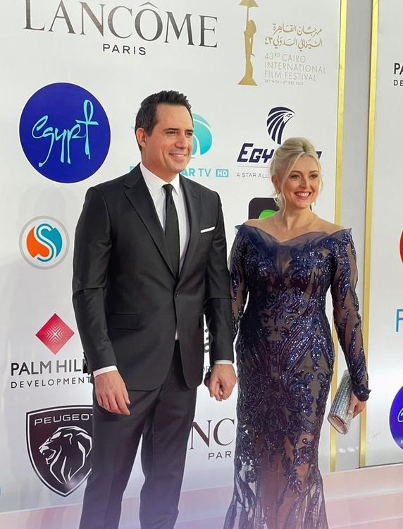 إطلالة زوجة ظافر العابدين قبل عرض فيلم "غدوة" في مهرجان القاهرة