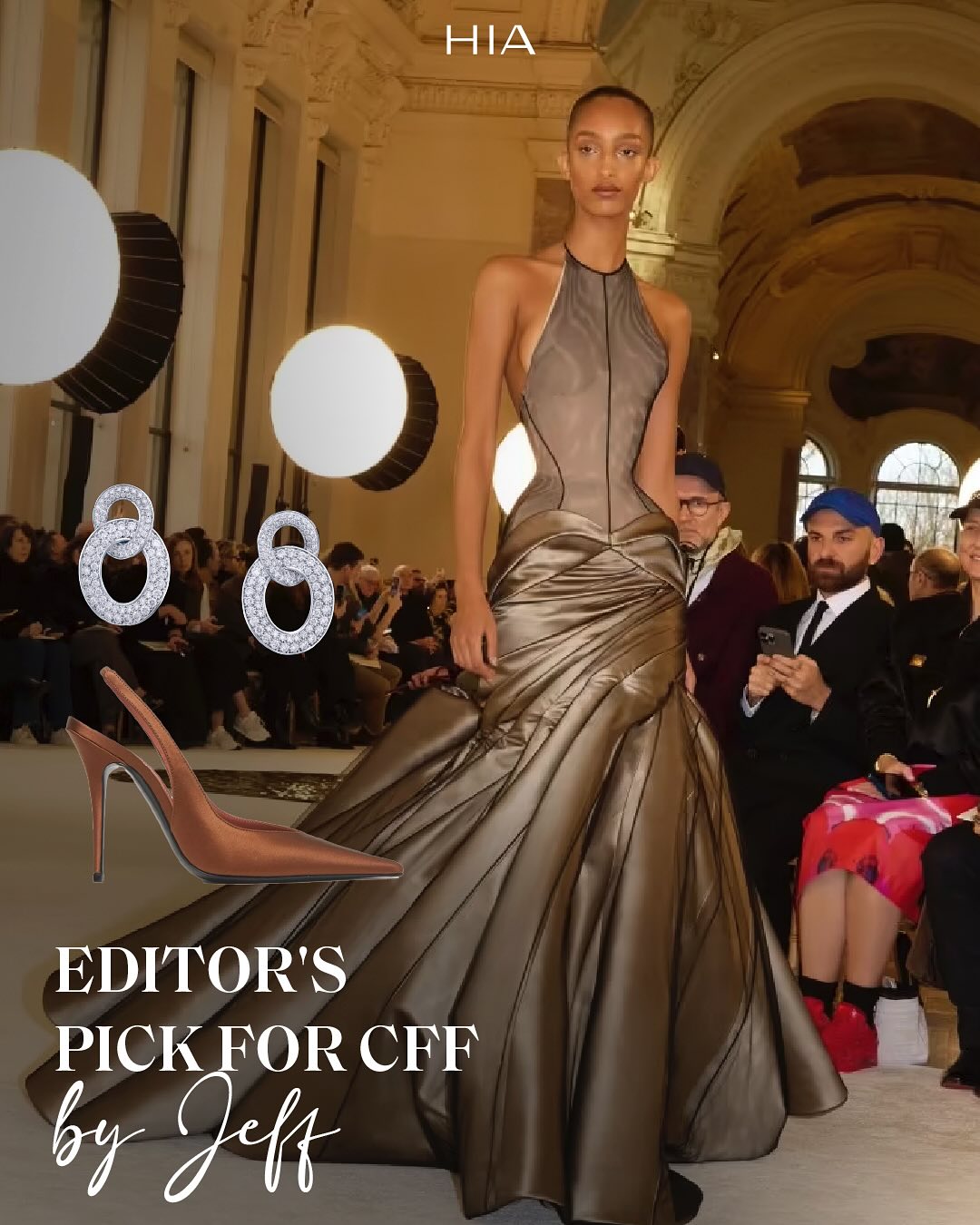 فستان من مجموعة "سكايباريلي" للأزياء الراقية لموسم ربيع وصيف 2025، أقراط من تصميم Van Cleef & Arpels وحذاء Amina Muaddi