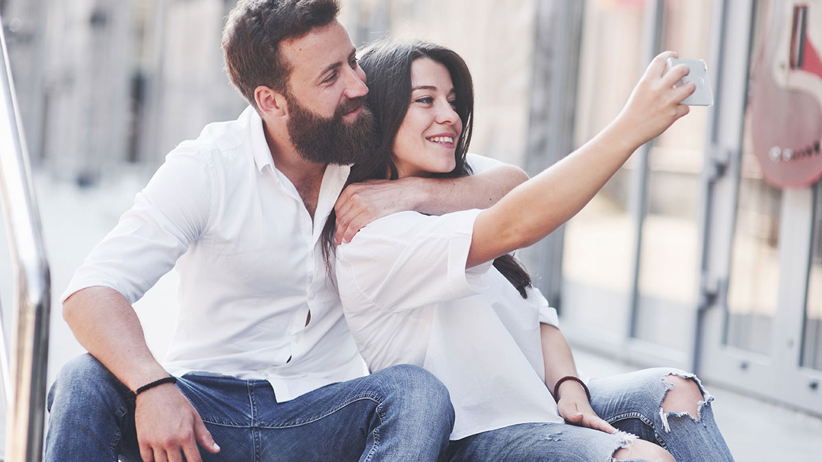 كيف تجعلين رجل الميزان يقع في حبك؟
